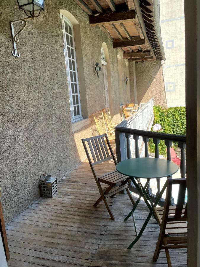 La Maison Aux Murs Anciens Et Ses Chambres Tarbes Eksteriør bilde